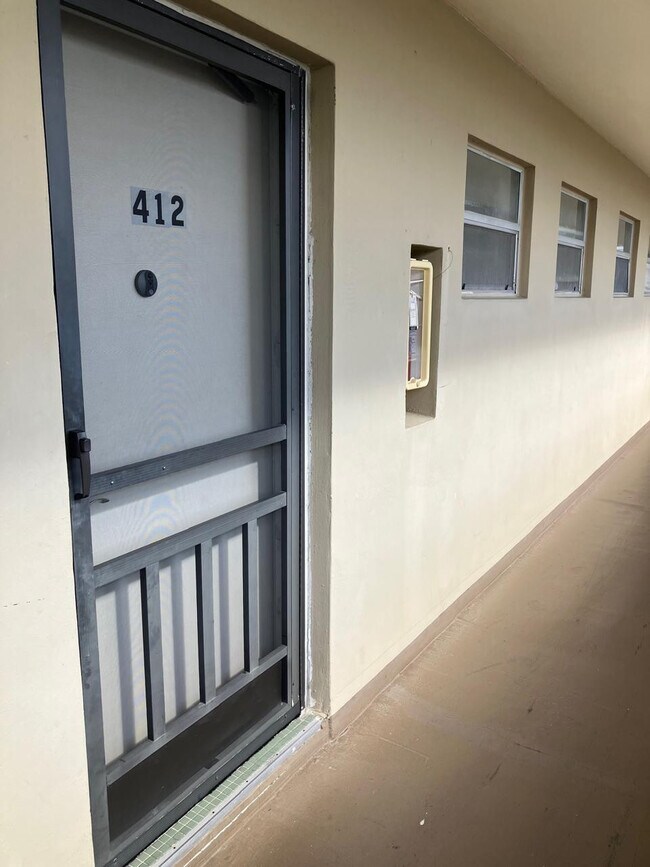 Building Photo - 1710 NE 191st St