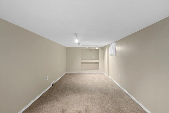 Building Photo - 6840 Plateau Ave