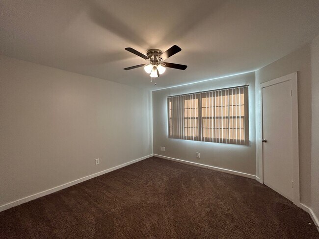 Building Photo - 3629 N MacGregor Way