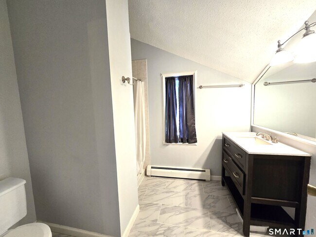 Building Photo - 7 Staunton Ct