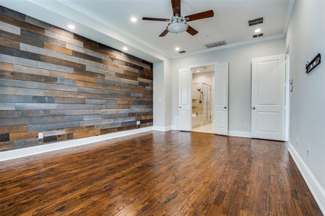 Building Photo - 2110 Helsminster Dr