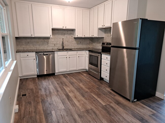 Building Photo - 6123 Cougar Dr
