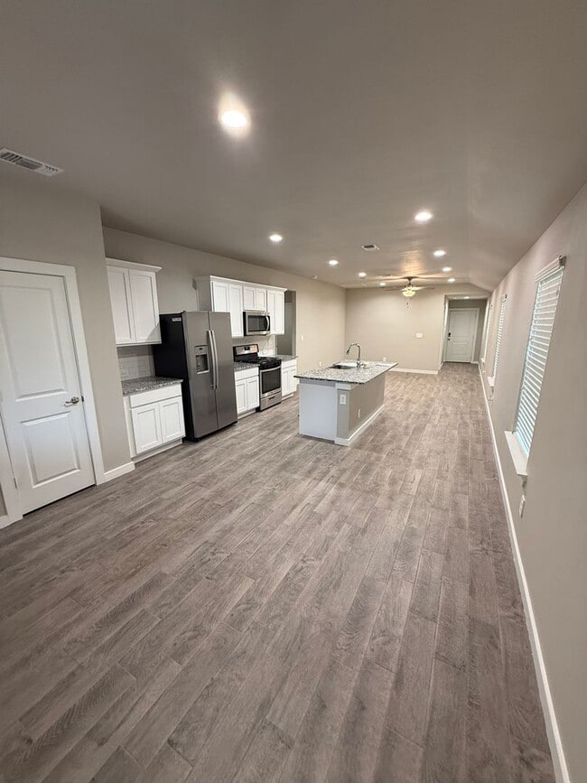 Building Photo - AVAILABLE NOW! 3/2/2 in cooper ISD