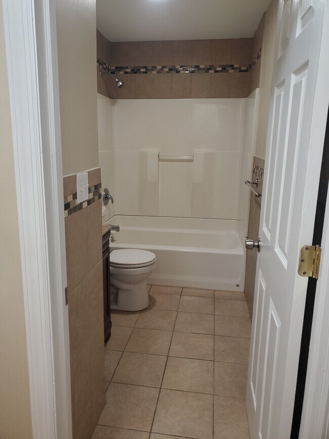 Building Photo - 28 Sampson St