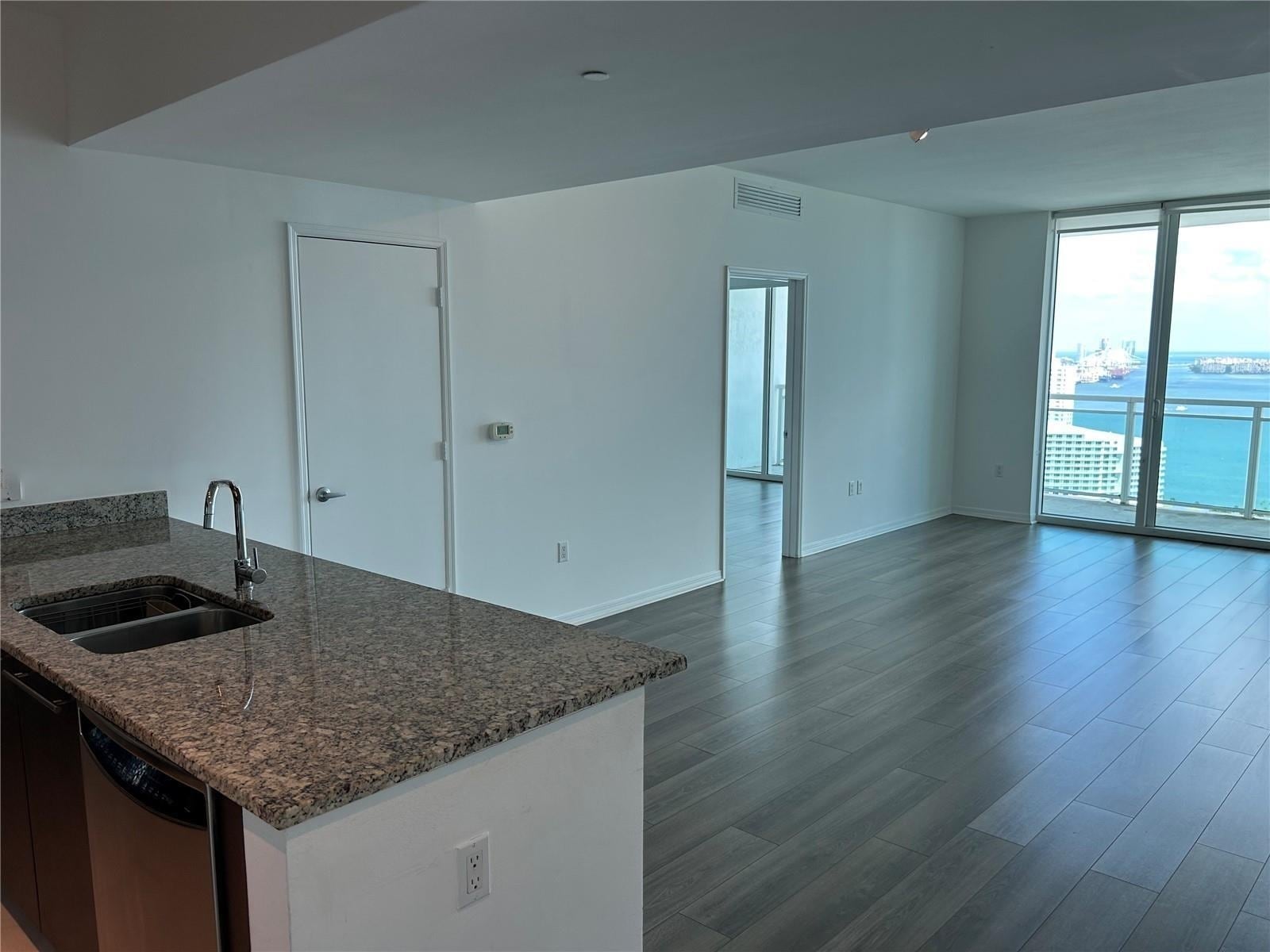 Building Photo - 951 Brickell Ave