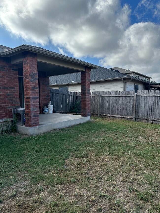 Building Photo - 7727 Barhill Post