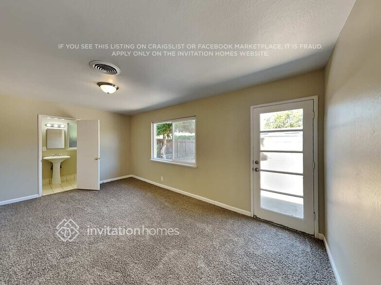 Building Photo - 8837 Sunnybrook Ln