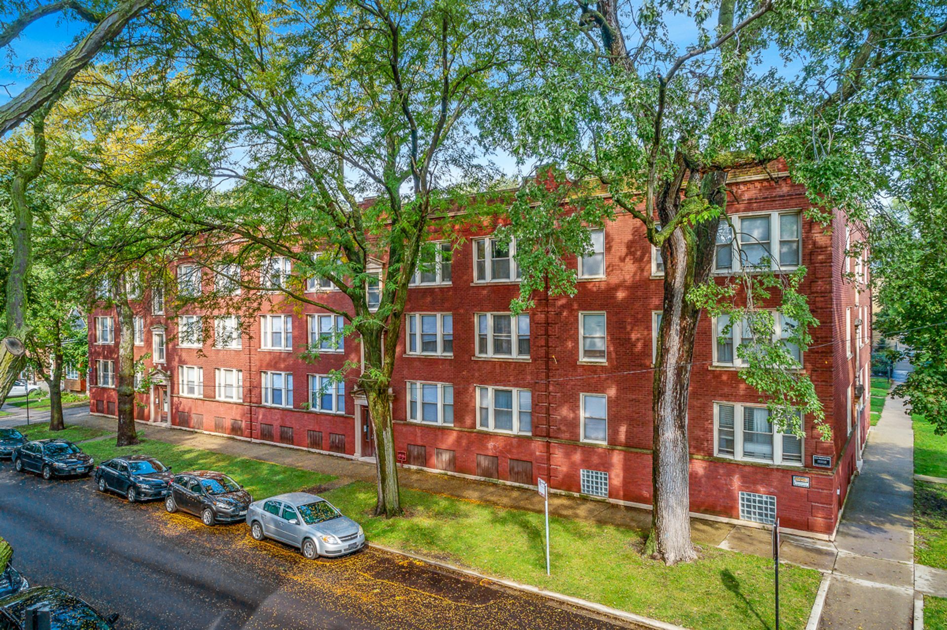 Building Photo - 5102 N Winchester Ave