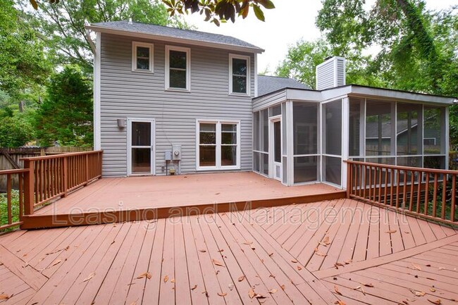 Building Photo - 2156 Forest Lakes Blvd
