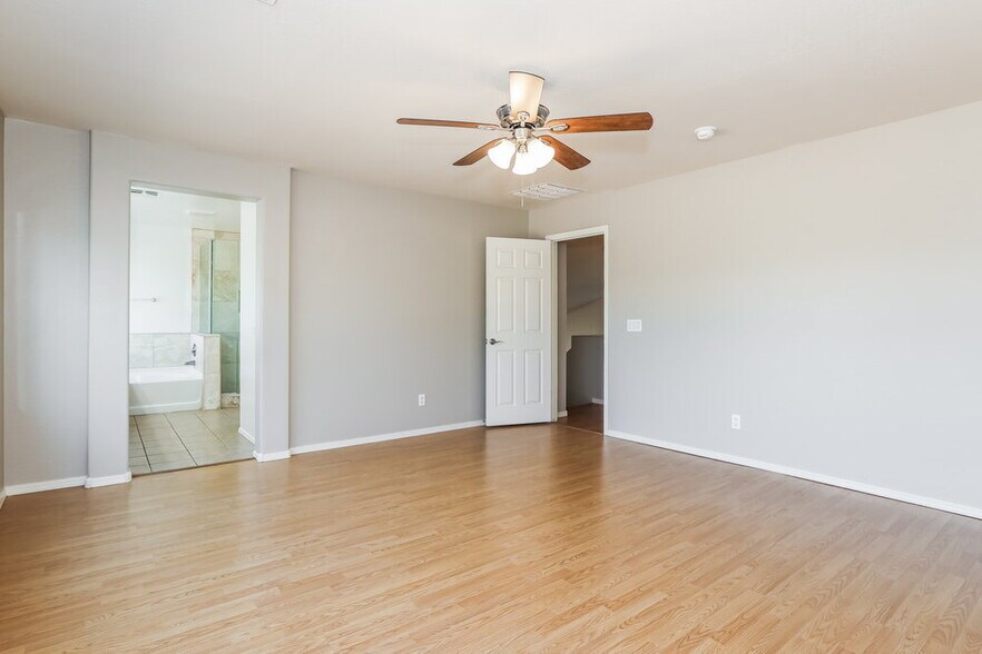 Building Photo - 14436 N 162nd Ln