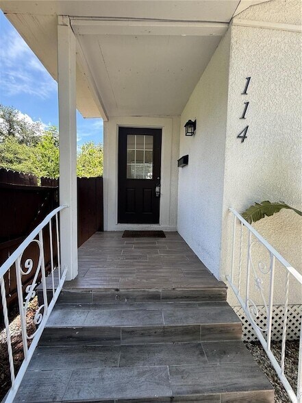 Building Photo - 114 W Amelia Ave