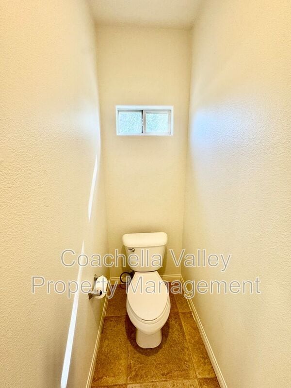 Building Photo - 74091 Daisy Ln