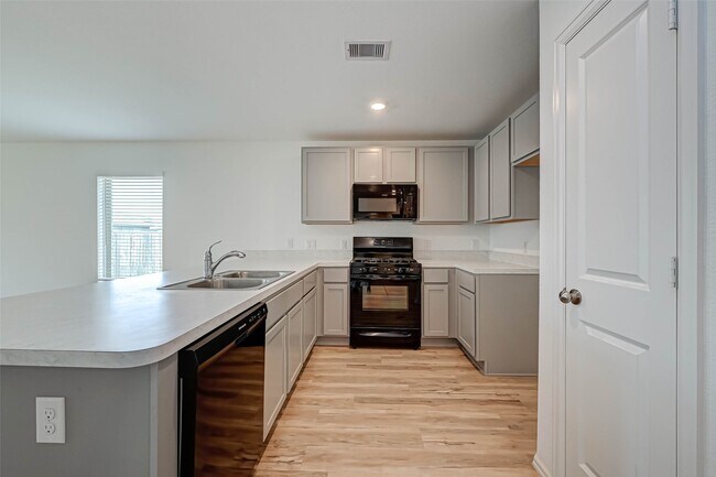 Building Photo - 3426 Golden Amber Ct