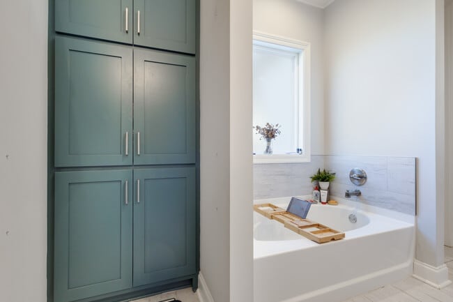 Building Photo - 204 San Sebastian Dr