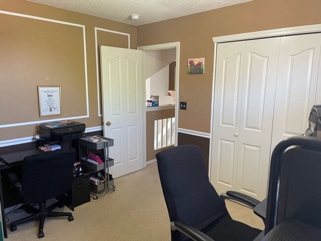 Building Photo - West El Paso 4 Bed 2.5 Bath Refrig A/C