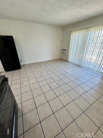 Building Photo - 686 E Cottonwood Rd