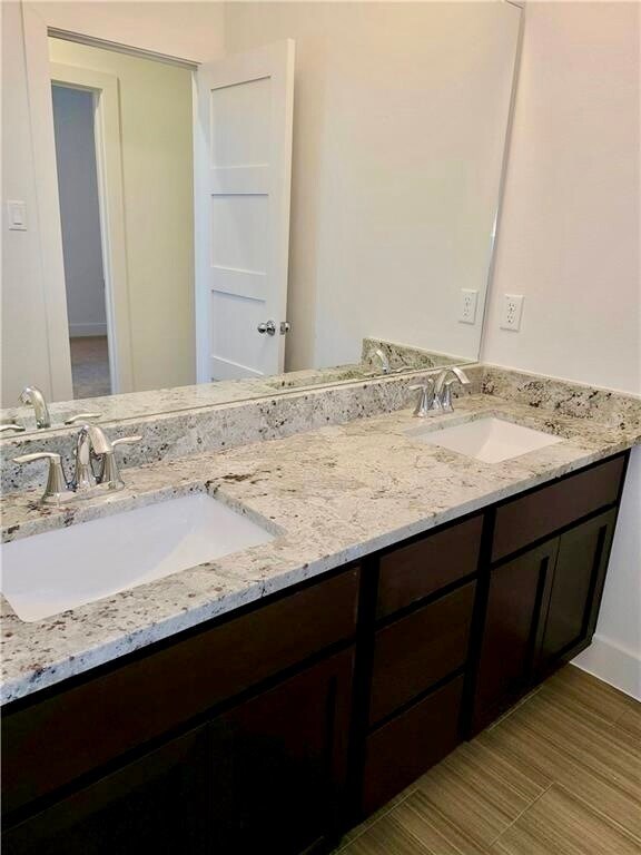 Building Photo - 1265 Summerbrooke Cir