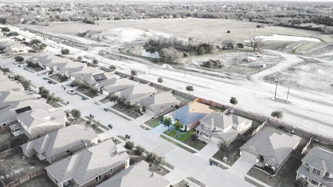 Building Photo - 437 Lipizzan Ln