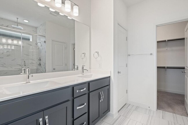 Building Photo - 15100 Forum Ave