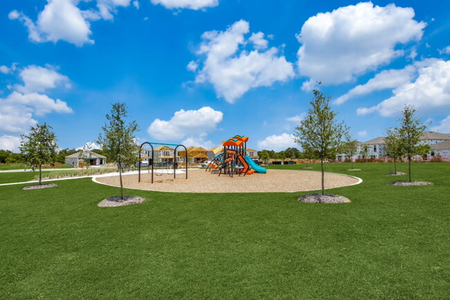 Building Photo - 613 Grenada Lk Dr