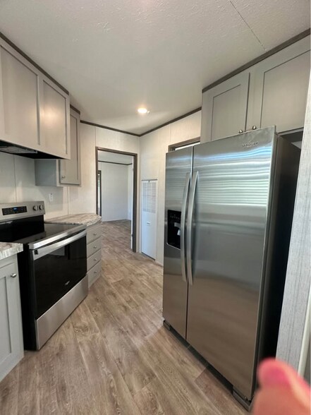 Building Photo - 10301 SE 29th St