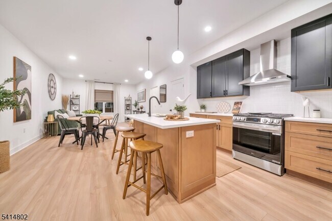 Building Photo - 308 Encampment Ct