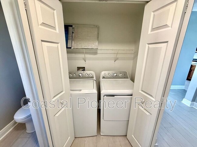 Building Photo - 8758 Huntfield St