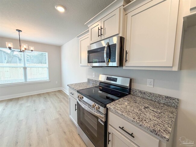 Building Photo - 8049 Westpointe Ln