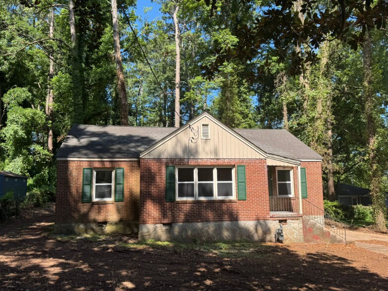 Primary Photo - 1833 Ridgeland Dr