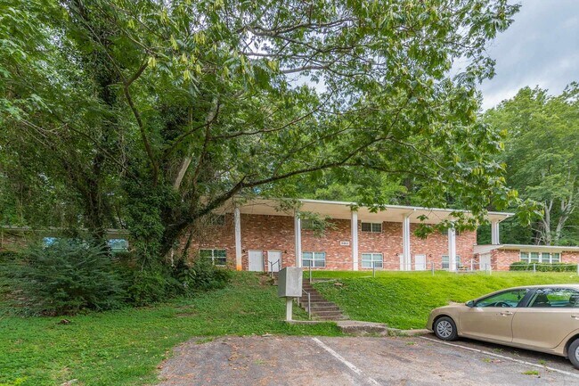 Building Photo - 990 Sexton Dr