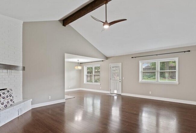 Building Photo - 2714 W Fir St