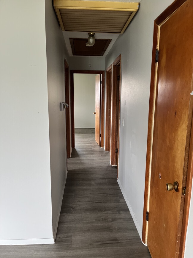 Building Photo - 5015 Yermo Dr