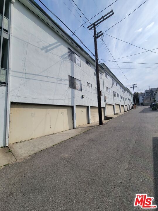 Building Photo - 3772 Lockland Dr