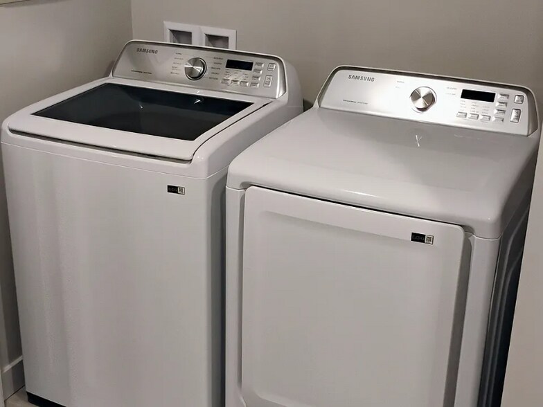 Building Photo - 1167 E Telegraph St