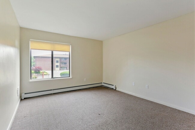 Building Photo - 2118 Cromwell Hills Dr