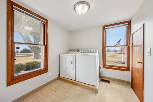 Building Photo - 11N455 Tower Rd