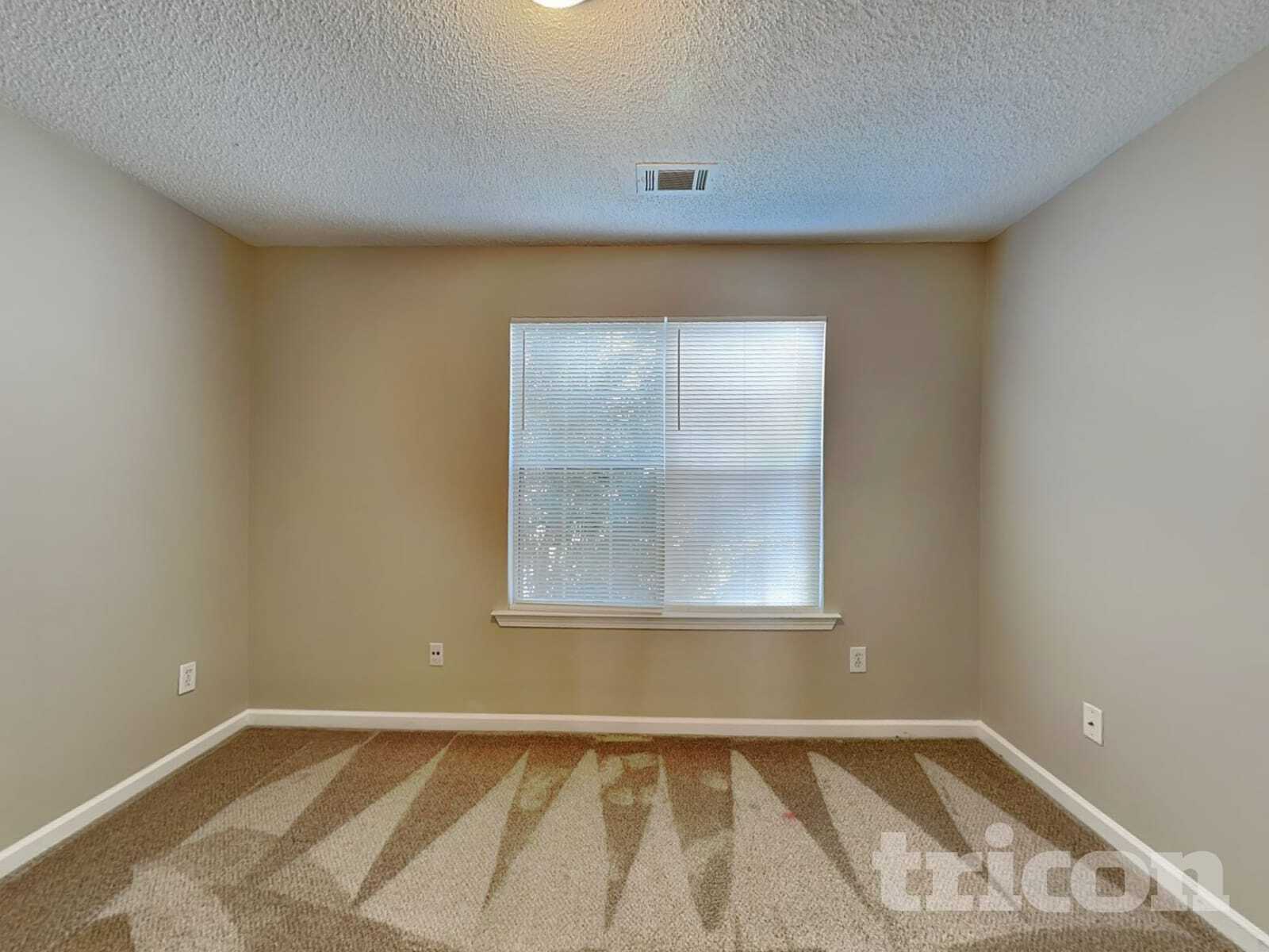 Building Photo - 3715 Longview Dr