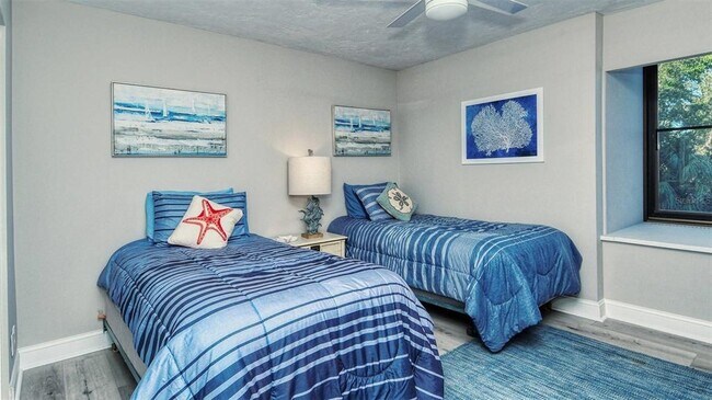 Building Photo - 1255 E Peppertree Dr