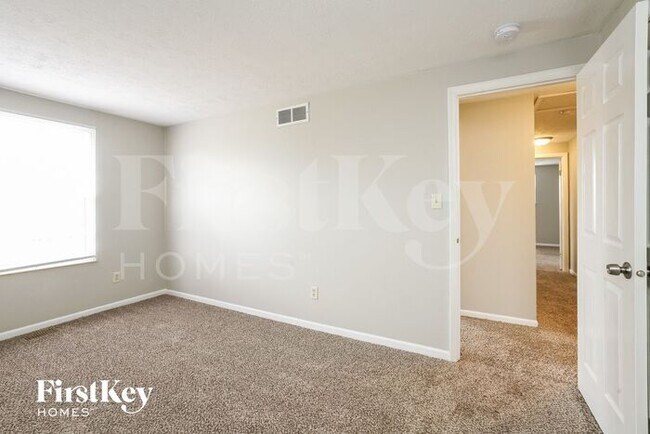 Building Photo - 8365 Castle Ridge Ln