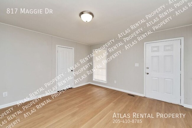 Building Photo - 817 Maggie Dr