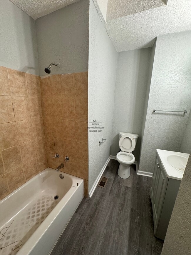 Building Photo - 5563 Matthews St