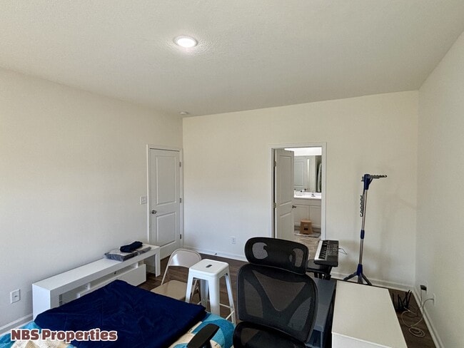 Building Photo - 12020 Spearmint Ln