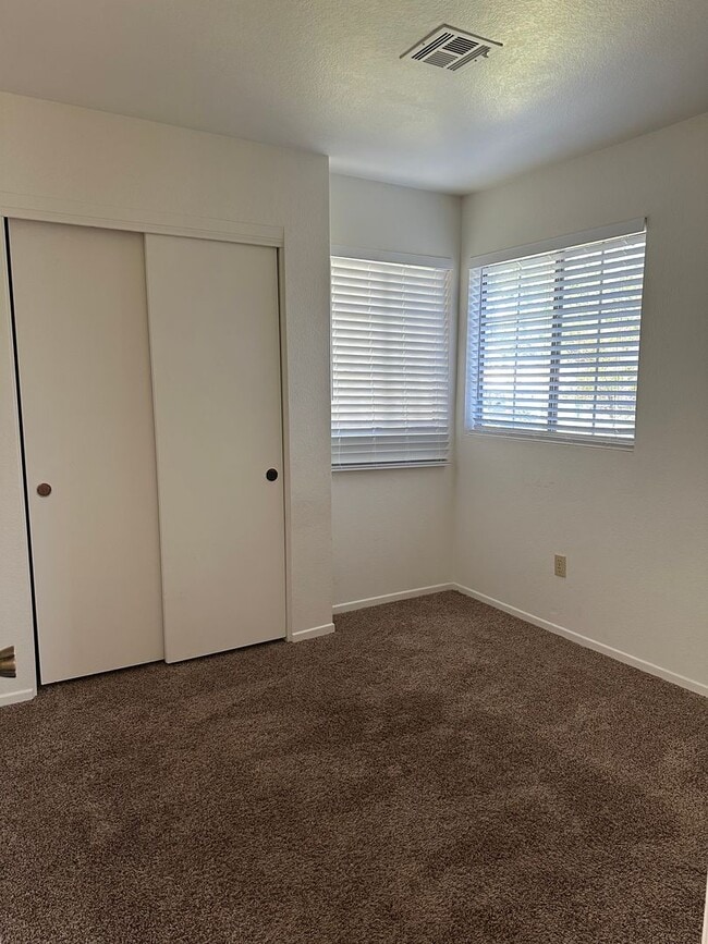 Building Photo - Cute home in templeton school district