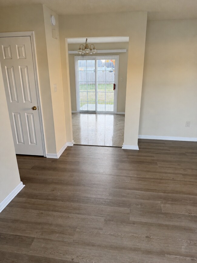 Building Photo - 110 Stallings Ct