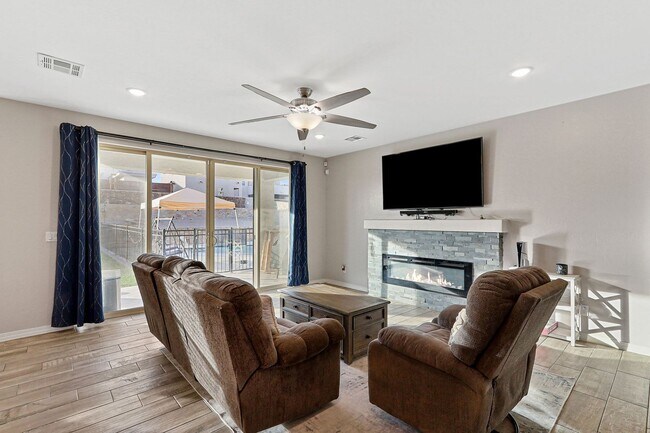 Building Photo - Coming Soon!