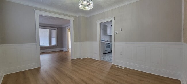 Building Photo - 68 E James St