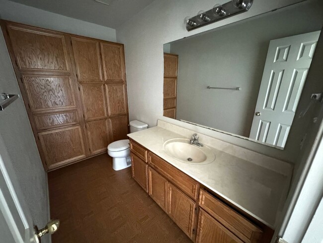 Building Photo - 360 Virtual Tour Available