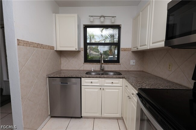 Building Photo - 26510 Southern Pines Dr