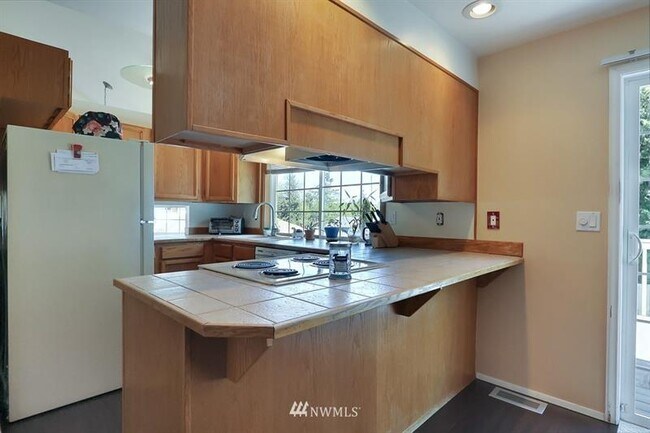 Building Photo - 32306 18Th Avenue Sw