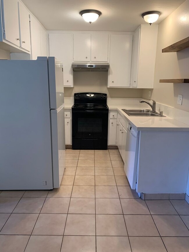 Building Photo - La Goleta Condo with Pool, Spa & Convenient Goleta Location